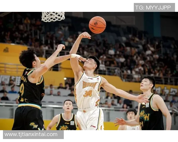 浙江东阳光球员张三三创造新纪录，成为CBA焦点